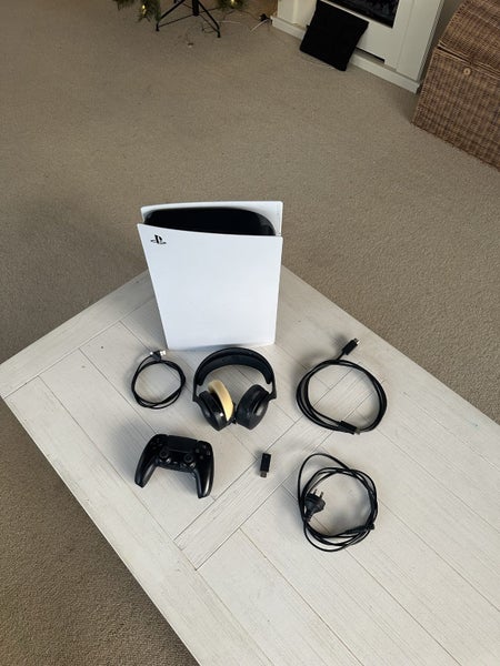 PS5 Disc Edition Carousel 2