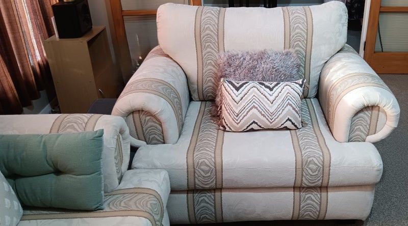 Immaculate "Vogue" 3-Piece Lounge Suite – Premium NZ Quality – Zero Sag64675138315393113