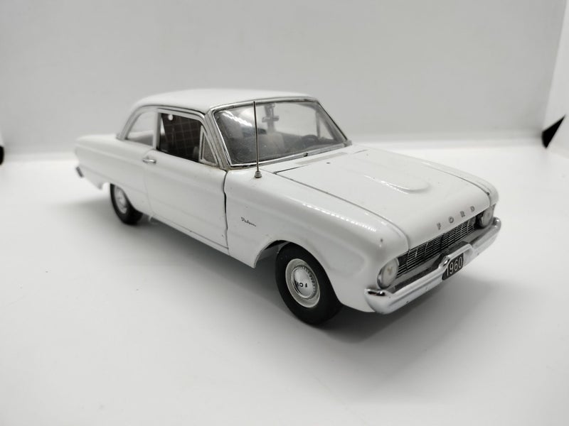 1:24 1960 Ford Falcon by Franklin Mint Carousel 1