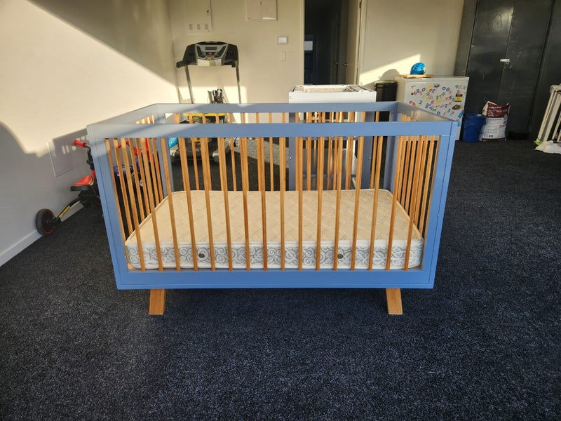 Cot + Change Table Combo64486971843585111