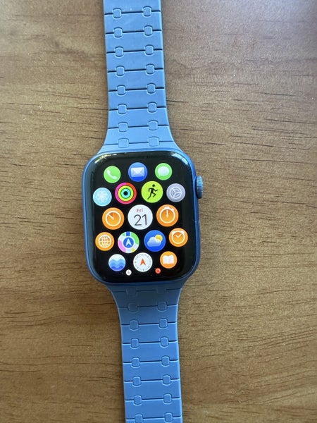 Apple Watch 7 45MM Cellular version Carousel 1