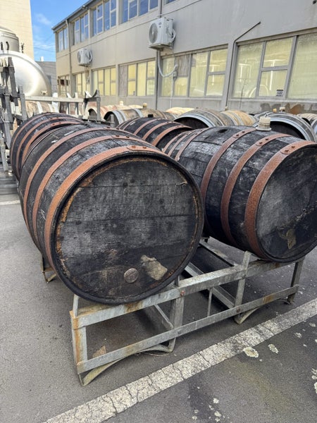Wine Barrels (x18 available)64491856343298111