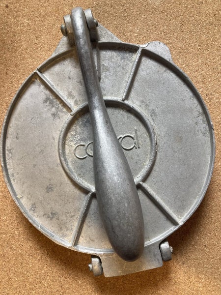 Tortilla press Carousel 1