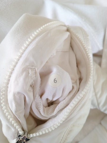 ** LULULEMON Hooded Jacket - Size Lulu 6 (NZ 10) Carousel 6