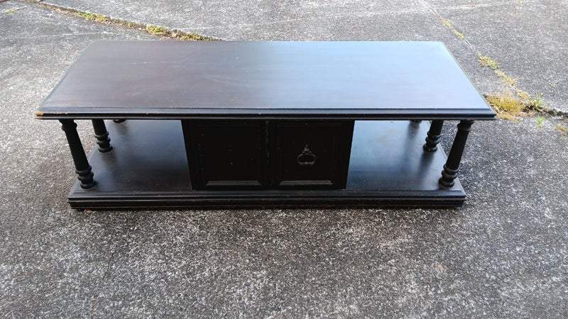 Coffee table, slightly chewed Carousel 1