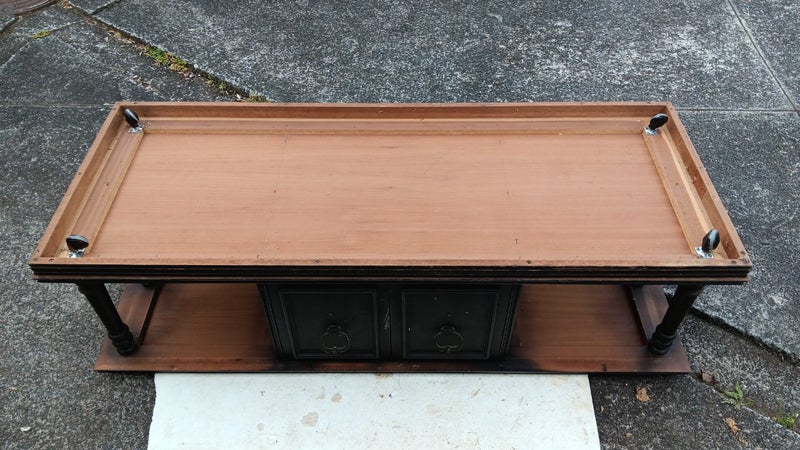 Coffee table, slightly chewed Carousel 6