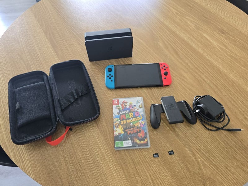 Nintendo Switch OLED Bundle Carousel 1