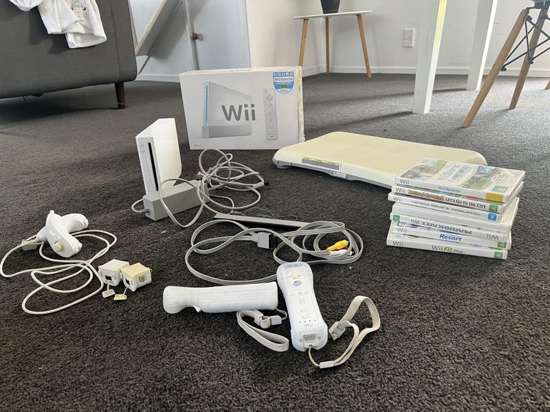 Nintendo Wii Bundle Carousel 1