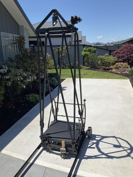 Hubble Optics UL18” Dobsonian telescope Carousel 2