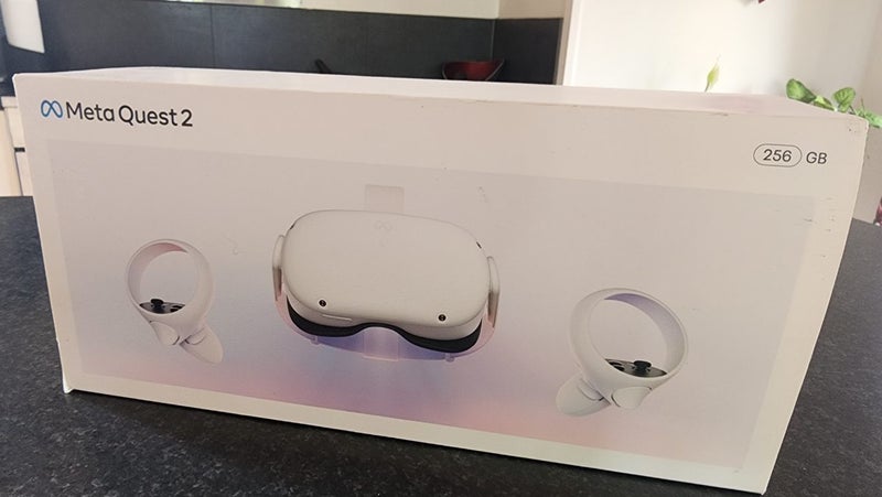 Advanced Oculus Quest 2, with Case, Box and Games Carousel 1