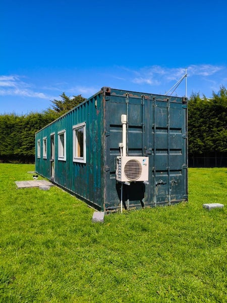 40ft High-Cube Container – Fully Converted Office | Insulated | Heat Pump | Read Carousel 2