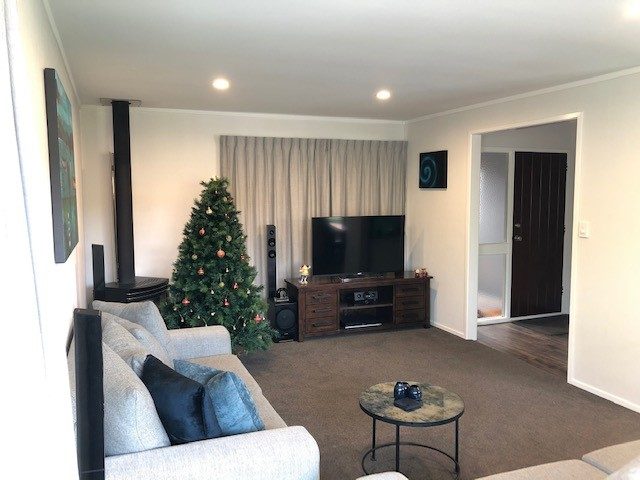 Howick, 4 bedrooms64493238040961111