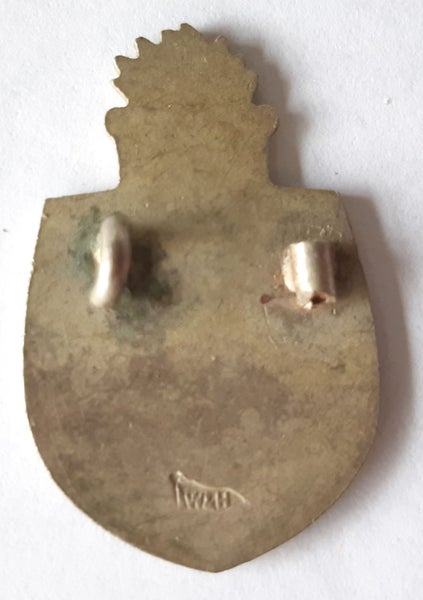 Selwyn College badge enamelled Carousel 2