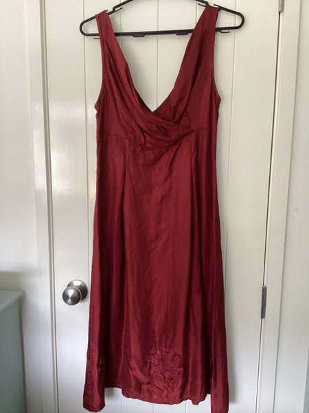 Gorgeous NZ designer dress by PLUTO Carousel 1