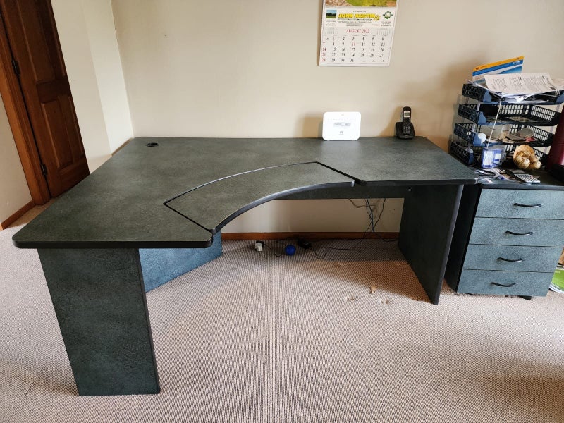 Computer desk Carousel 1