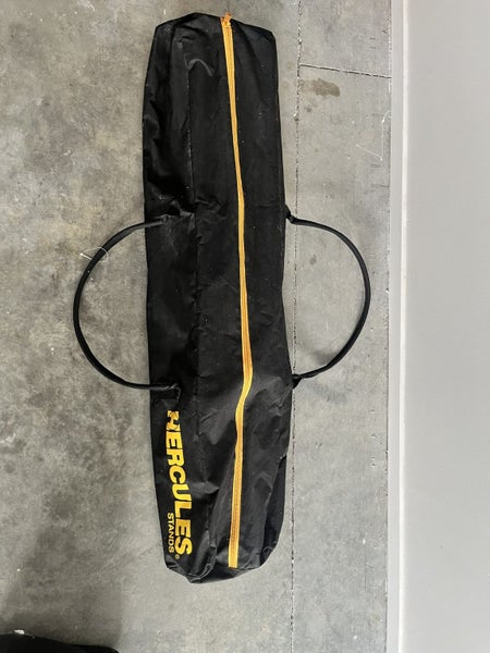 Behringer Europort PPA2000BT + Hercules Speaker Stands Carousel 4