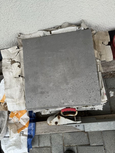 Grey floor tiles Carousel 1