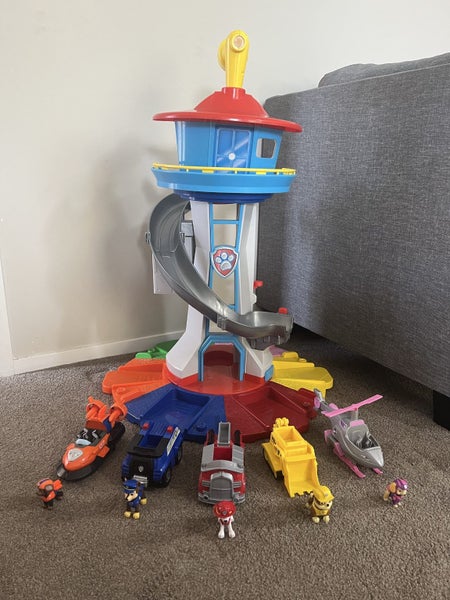 PAW Patrol Lookout Tower plus 5 vehicles and figures! Carousel 1