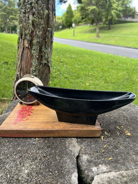 Vintage Crown Lynn? NZ Ikebana style Vase Carousel 1