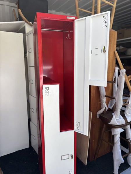 1 x Precision Locker #2 (red frame/white doors) Carousel 2
