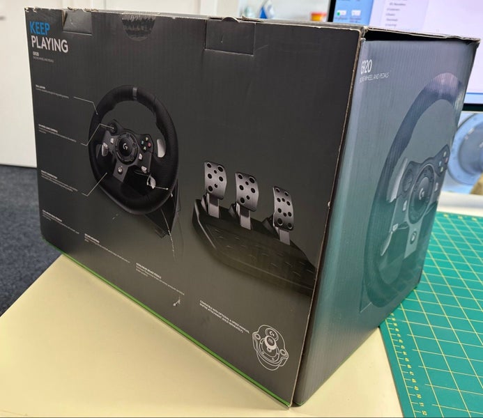 Logitech G920 X-BOX Racing Wheel and Pedals64495110374401112