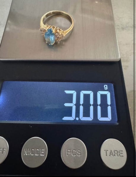 Elegant solid 9ct/9k yellow gold & blue topaz ring Carousel 7