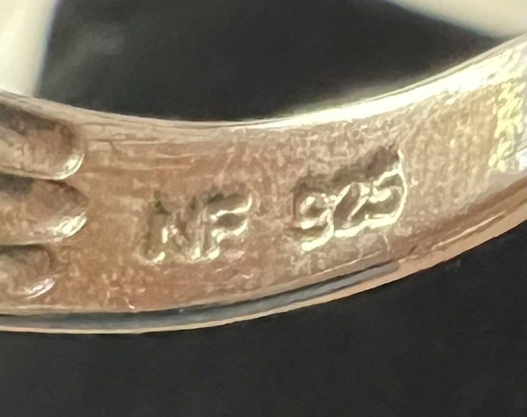 Elegant & Stylish Vintage Minimalist Sterling Silver Wave Band Ring * Size Q 1/4 Carousel 8