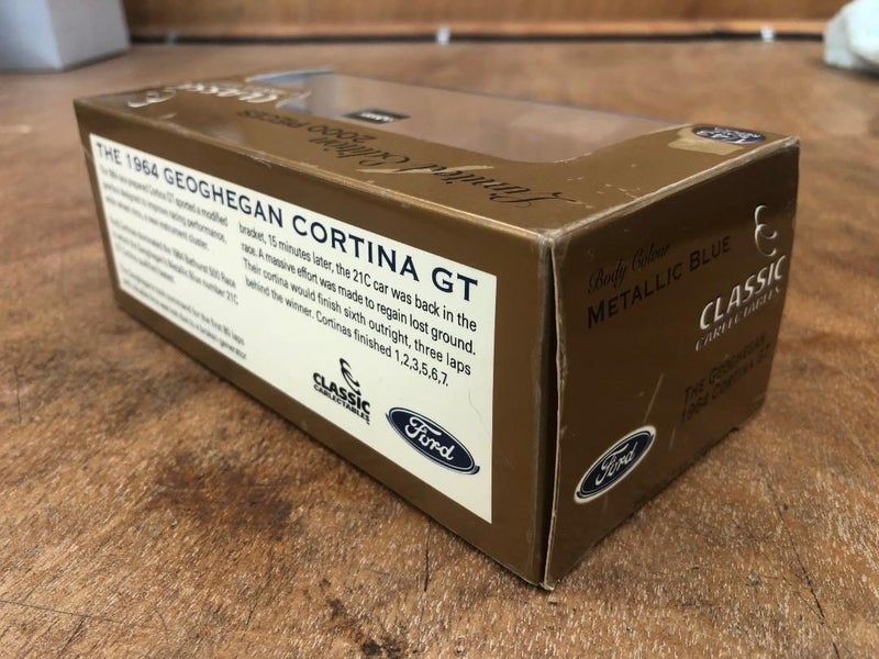 Classic Carlectables !/43 Mk1 Cortina Carousel 7