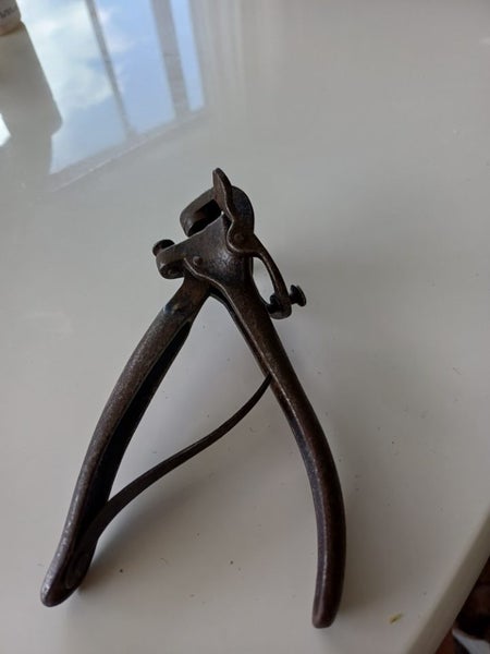 Saw Set Tooth pliers Carousel 1