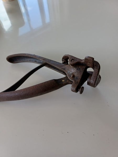 Saw Set Tooth pliers Carousel 2