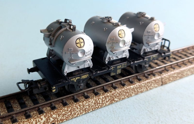 Marklin HO 4520 3-Cylinder Container Truck Carousel 1