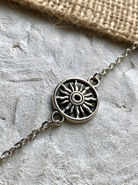 Sun Seeker Minimalist Pendant Chain Bracelet Carousel 2