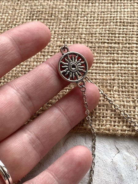 Sun Seeker Minimalist Pendant Chain Bracelet Carousel 5