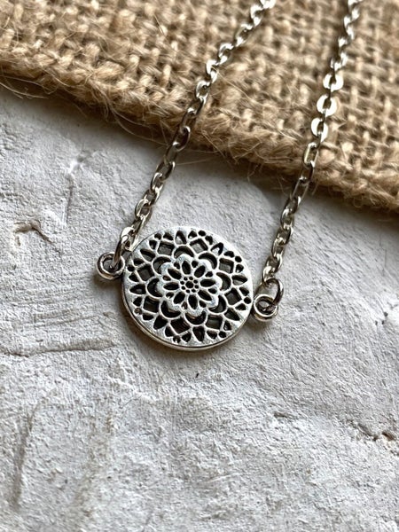 Orléans Silver Mandela Detailed Minimalist Chain Bracelet Carousel 2