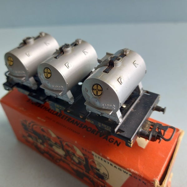 Marklin HO 4520 3-Cylinder Container Truck in Box Carousel 2