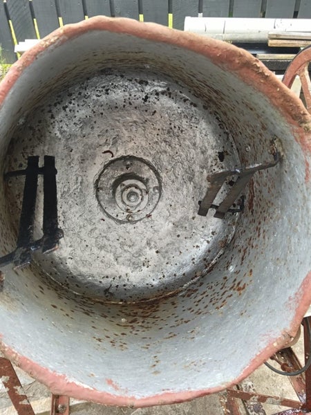 Concrete Mixer With Tow Hitch Carousel 5