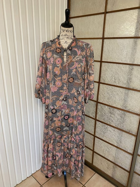 “VERO MODA” STUNNING FLOWING DRESS, FRILLED BOTTOM SECTION & EDGING, Sz L-XL Carousel 1