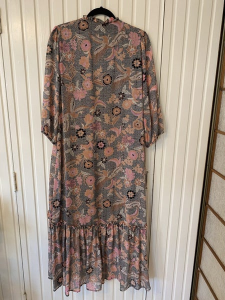 “VERO MODA” STUNNING FLOWING DRESS, FRILLED BOTTOM SECTION & EDGING, Sz L-XL Carousel 16