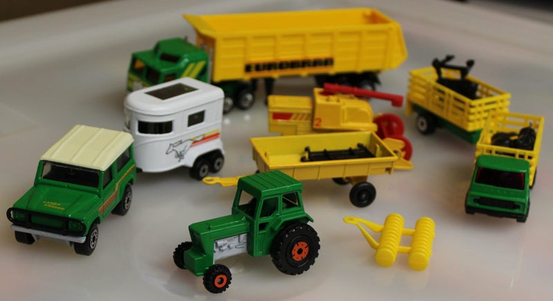 Matchbox Farming Vehicle Gift Set Mint Boxed Carousel 2