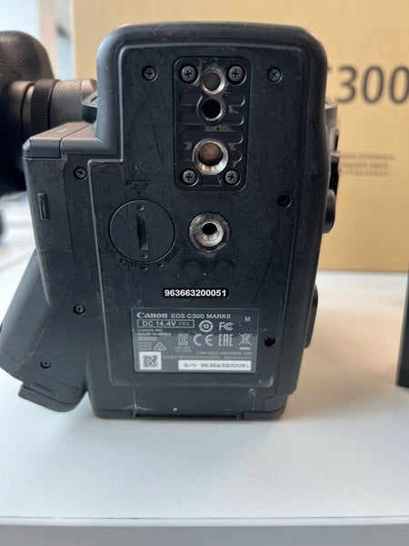 Canon EOS C300 Mark II - 4K Cinema Camera Carousel 12