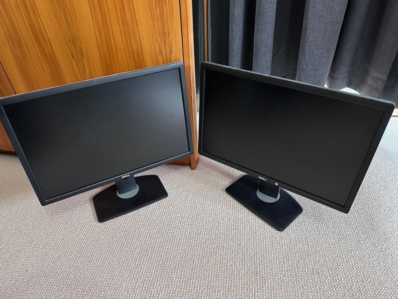 $1 Reserve – 2x Dell UltraSharp U2412Mb 24" Monitors – Used64497419349763110