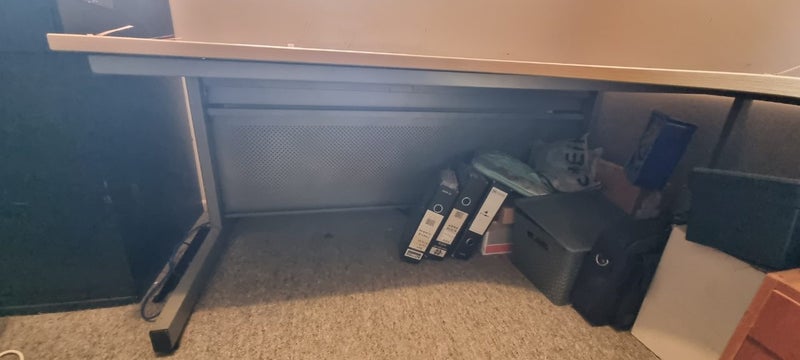 Solid Office Desk Carousel 5