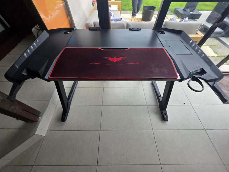 Gaming Computer Desk - Z Frame. Carousel 1