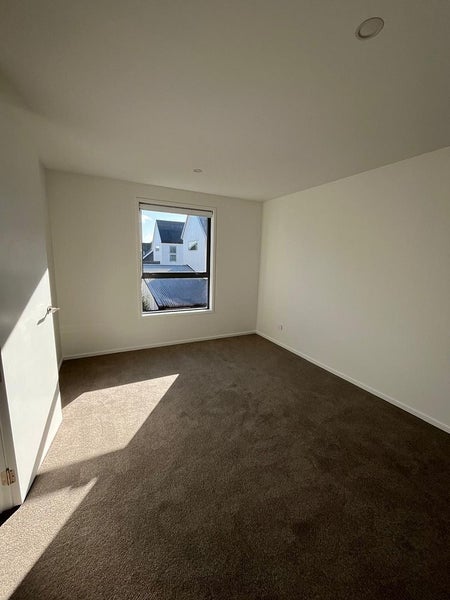 St. Albans, 3 bedrooms64503233088129111