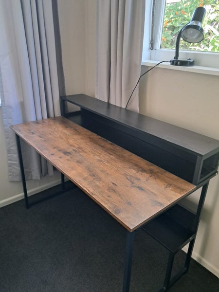 Two tone desk. Less than one year old Carousel 1