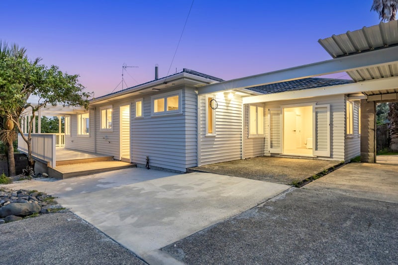 Newly Renovated Home with Sea Views on 1,186m²64503739205249111