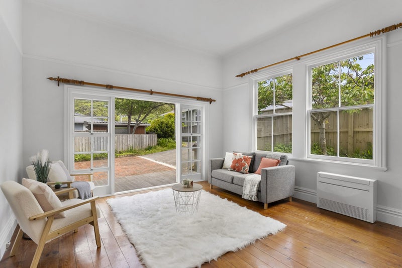 Single level character home64503821356163113