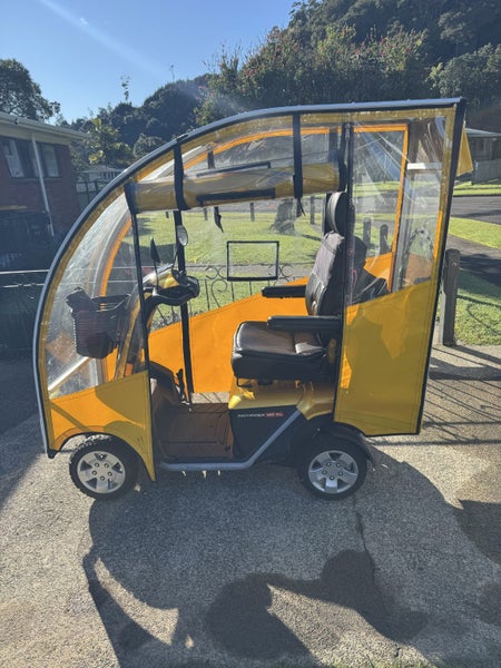 Mobility Scooter- Pathfinder 140XL Carousel 1