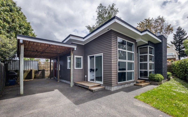 Low maintenance, private and practical!64504029217922110