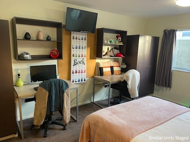 PERFECT BOLT HOLE OR UNIVERSITY ACCOMODATION64504537446274111